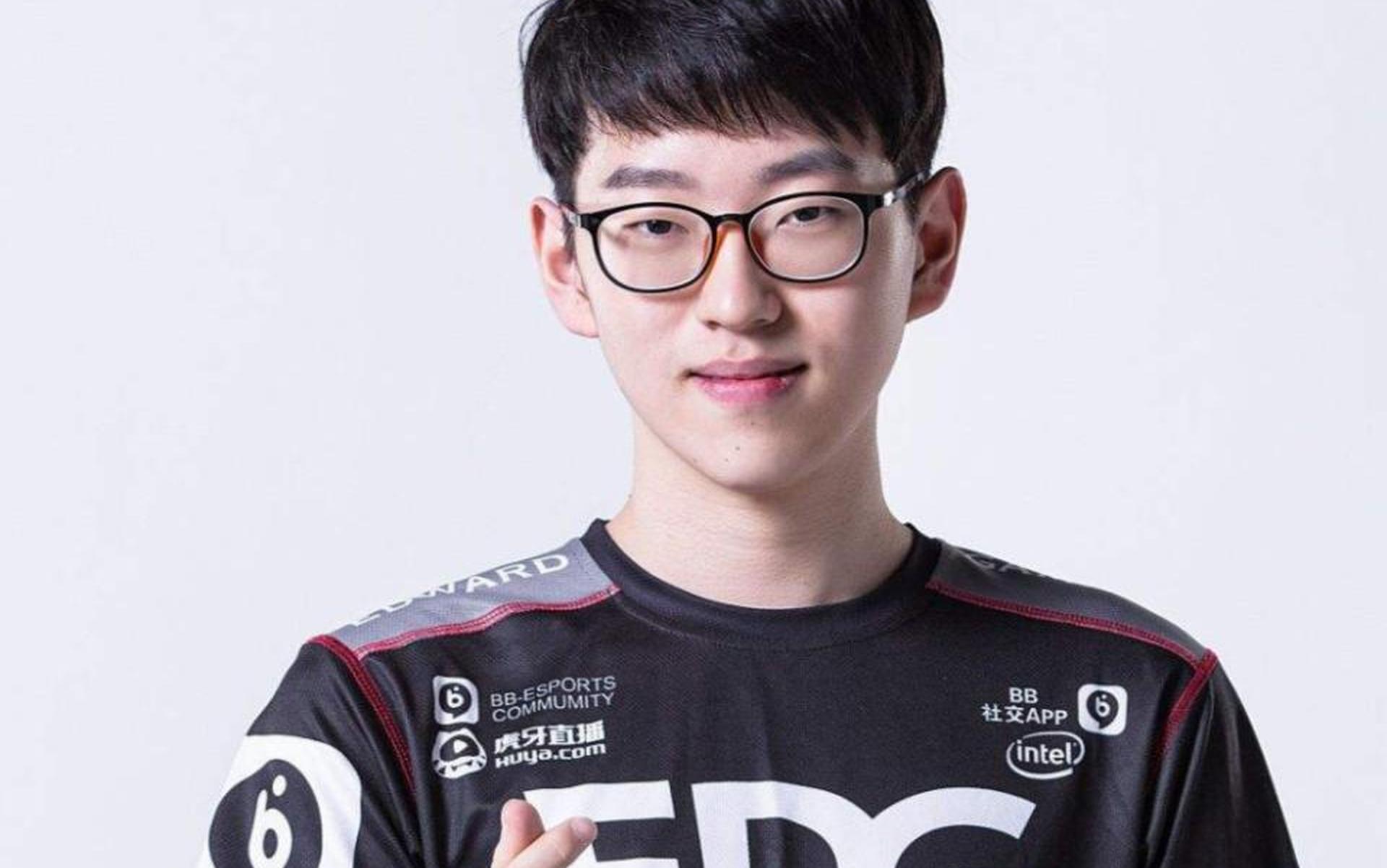 开云APP-美国队前途光明！，Scout新星最后时刻胜出表现突出气势如虹延续(usa美国队)